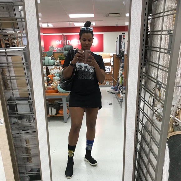 Meet your Posher, April - Picture 4 of 5